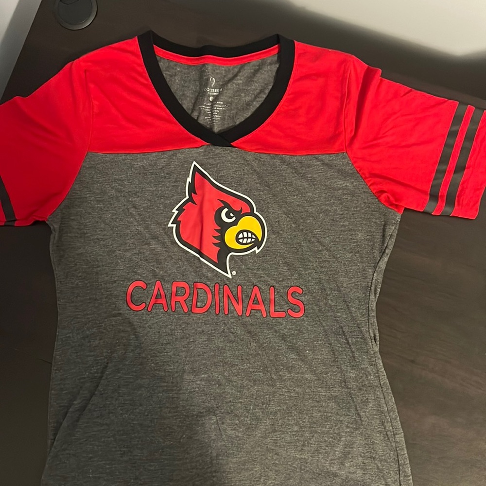 Louisville Cardinal tshirt size small